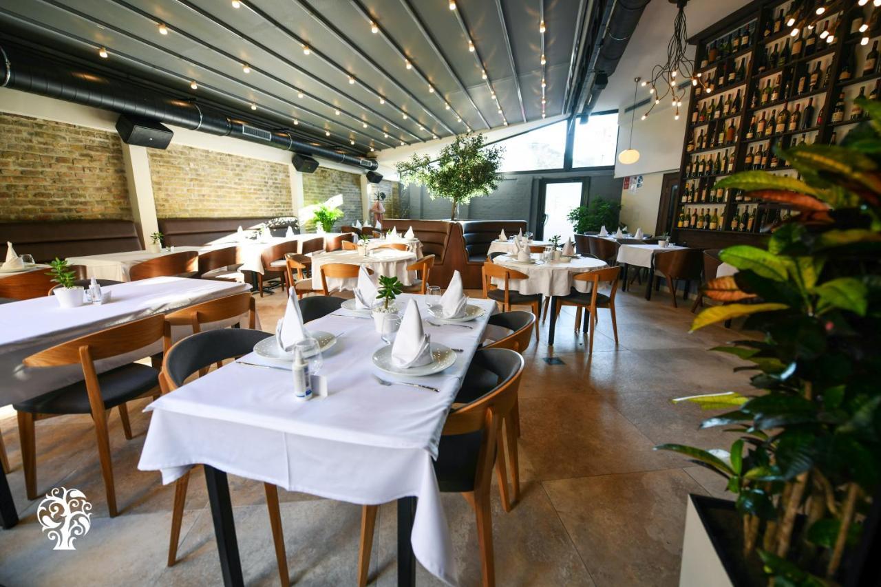 Agape Villa Apartments โนวีซาด ภายนอก รูปภาพ