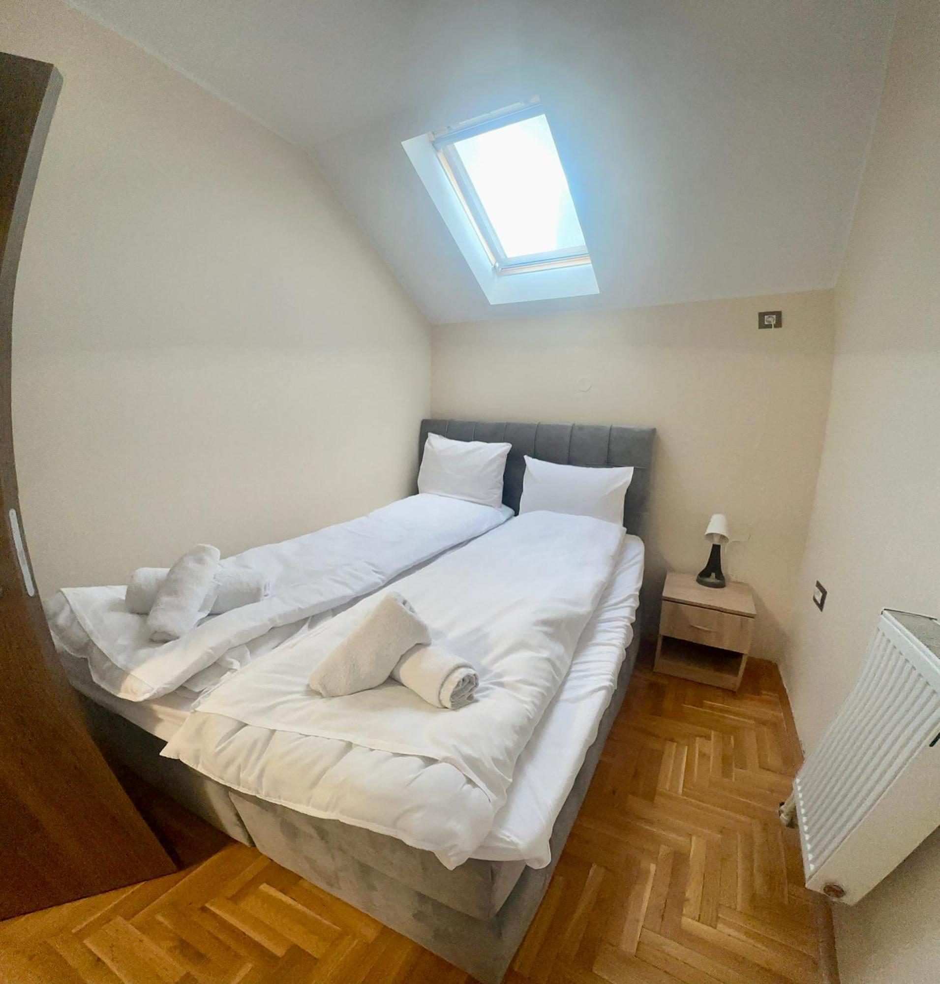 Agape Villa Apartments โนวีซาด ภายนอก รูปภาพ