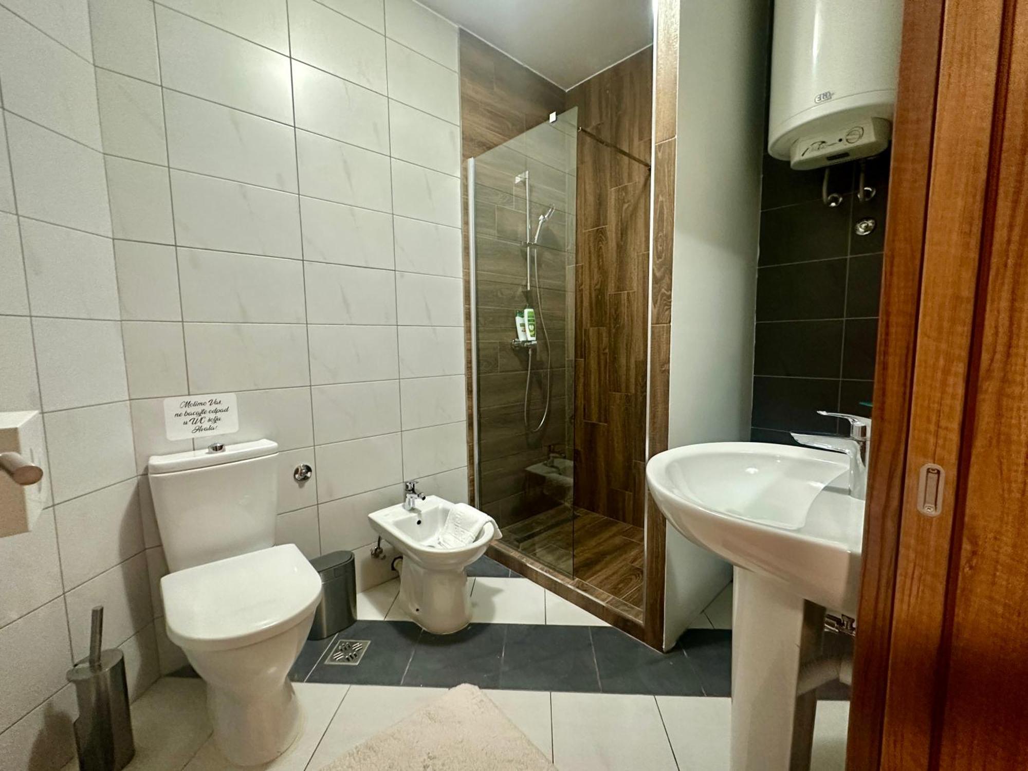 Agape Villa Apartments โนวีซาด ภายนอก รูปภาพ