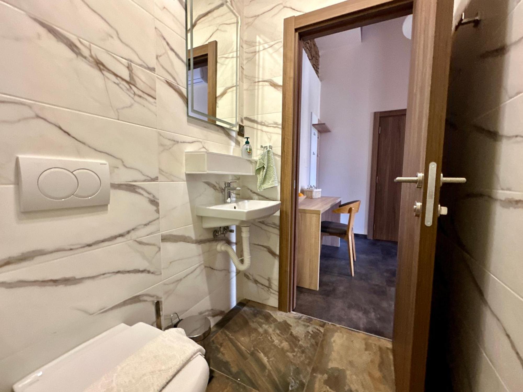 Agape Villa Apartments โนวีซาด ภายนอก รูปภาพ