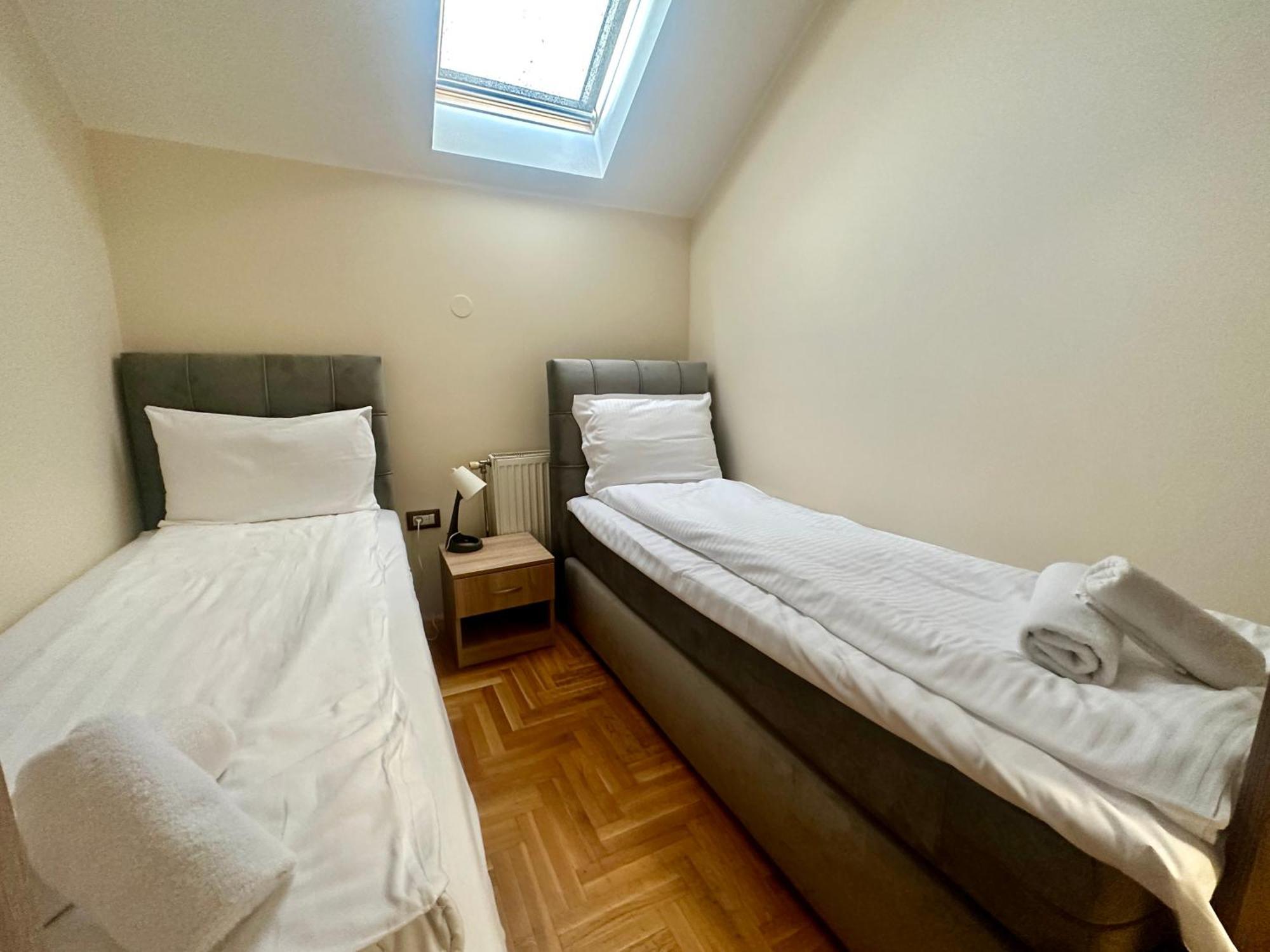 Agape Villa Apartments โนวีซาด ภายนอก รูปภาพ