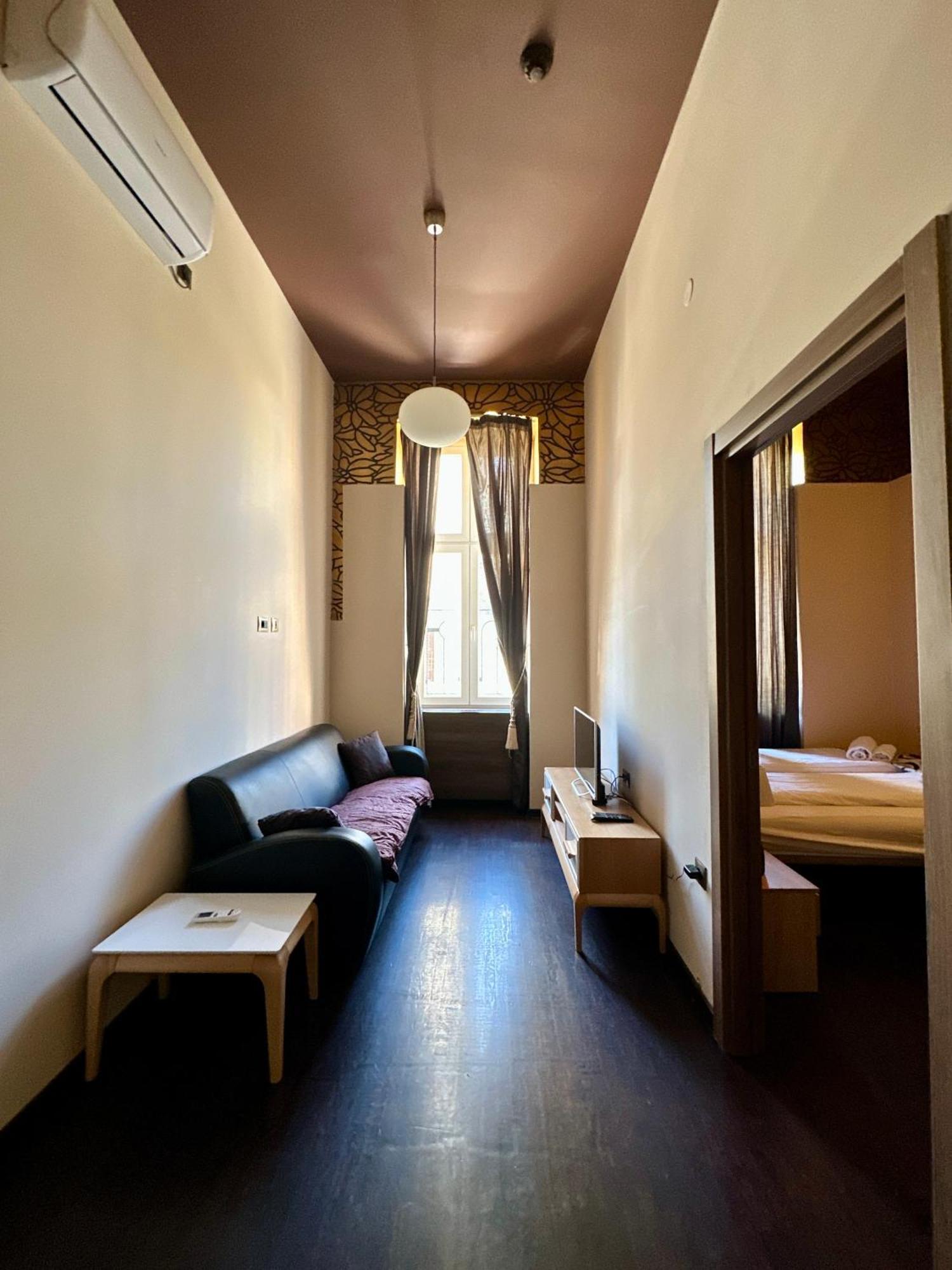 Agape Villa Apartments โนวีซาด ภายนอก รูปภาพ