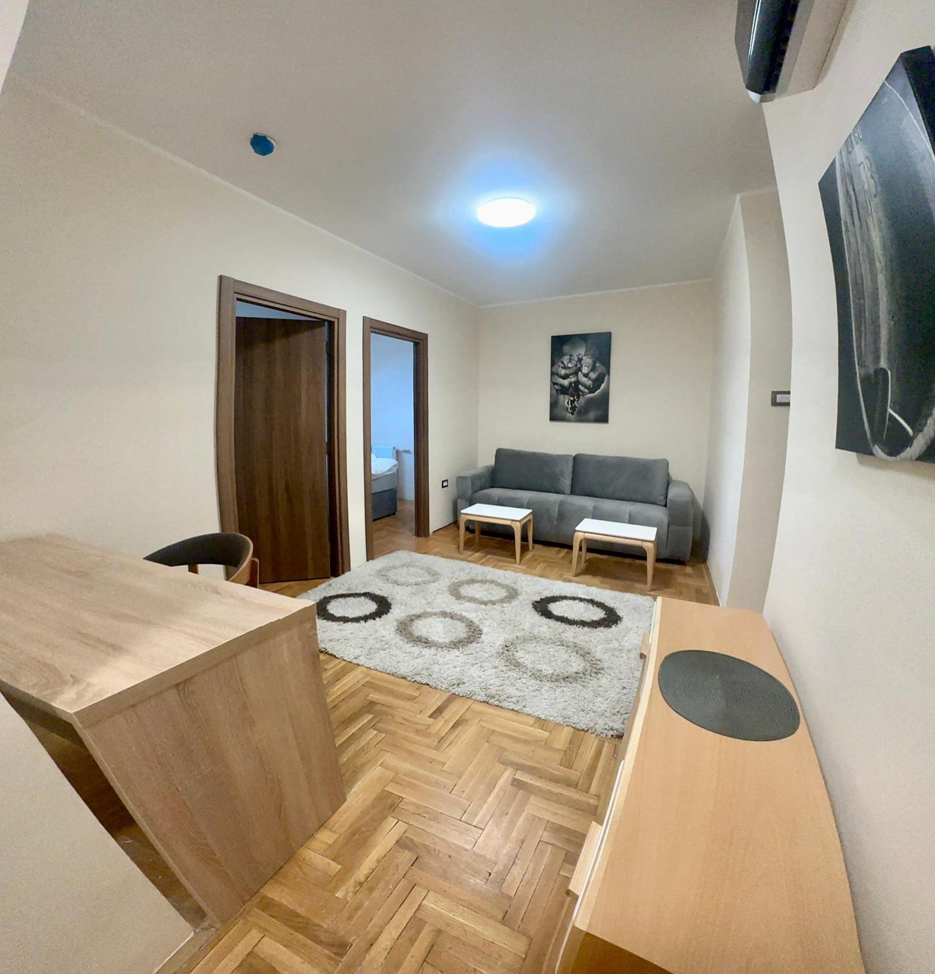 Agape Villa Apartments โนวีซาด ภายนอก รูปภาพ