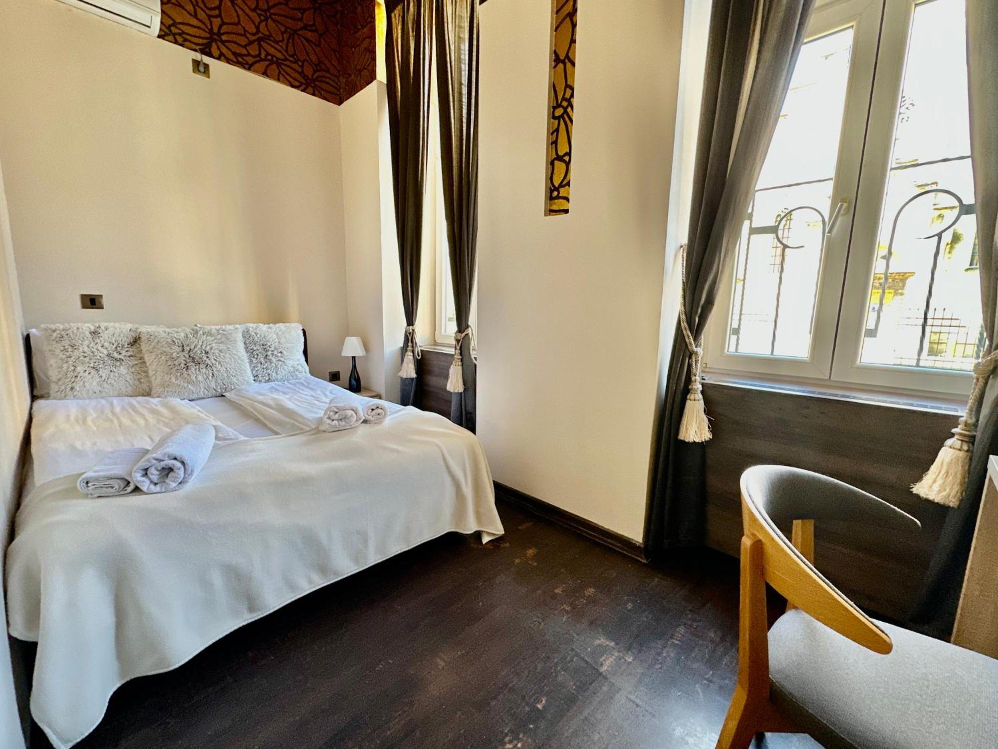 Agape Villa Apartments โนวีซาด ภายนอก รูปภาพ